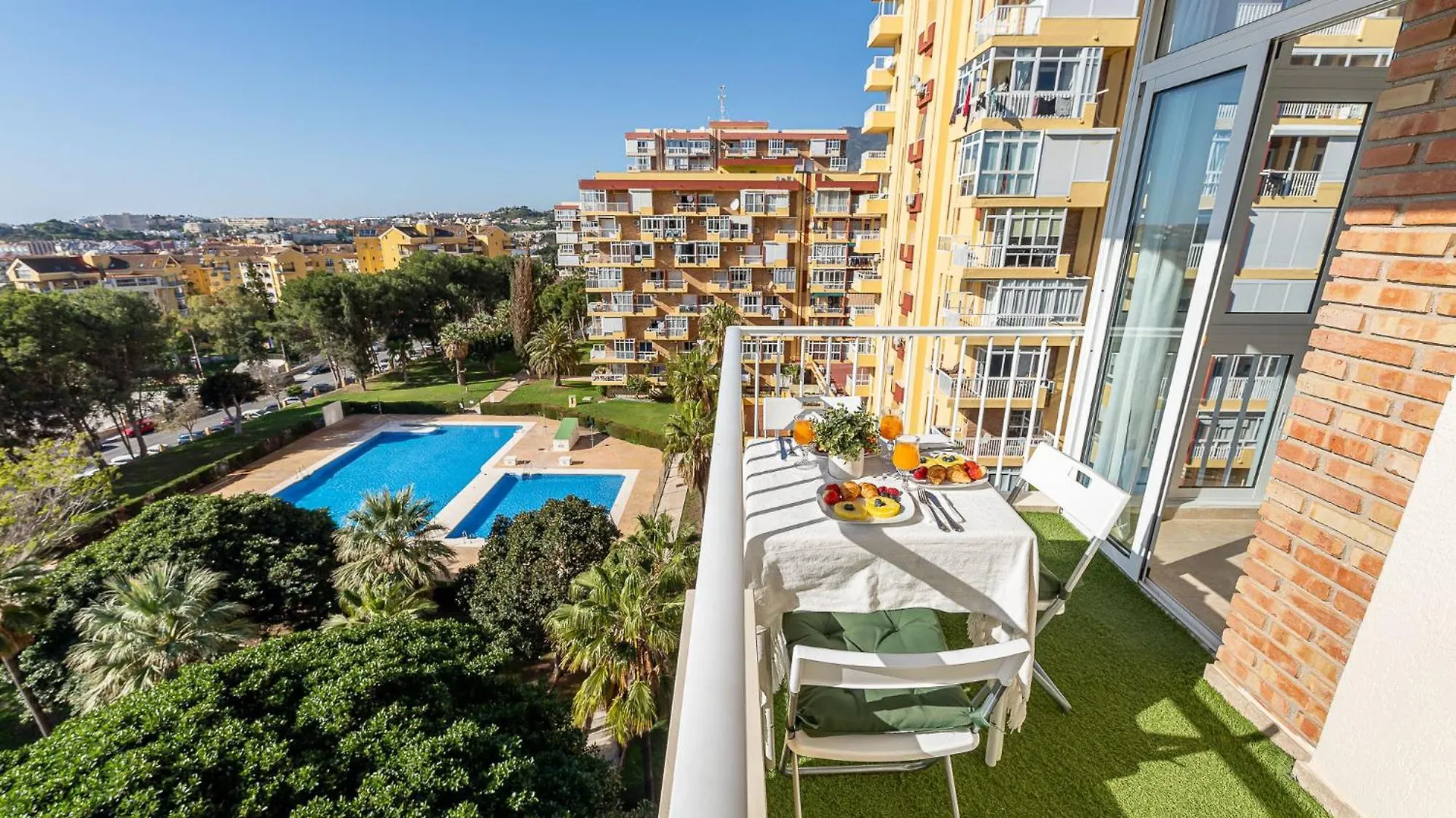 Apartment 797 Holiday Rentals - Piso En Iris Con Hermosas Vistas Arroyo De La Miel Spain
